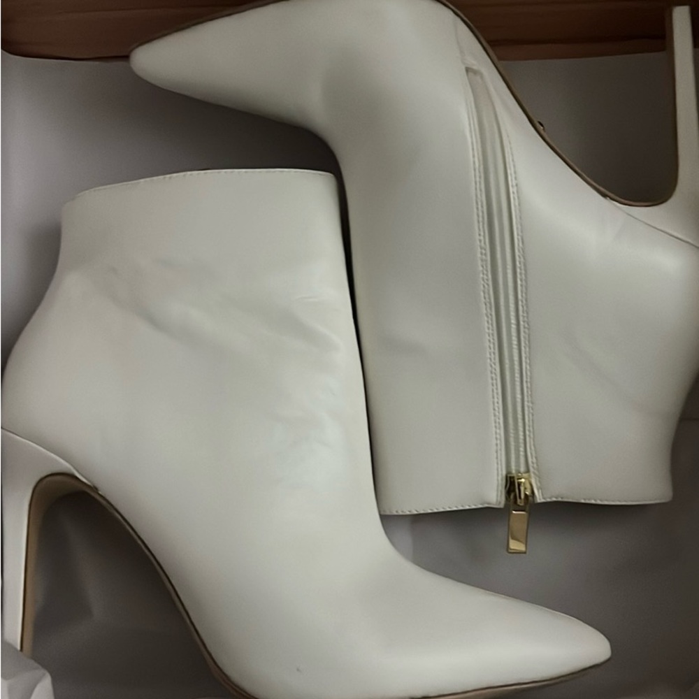 RAYE Congo Boot in White